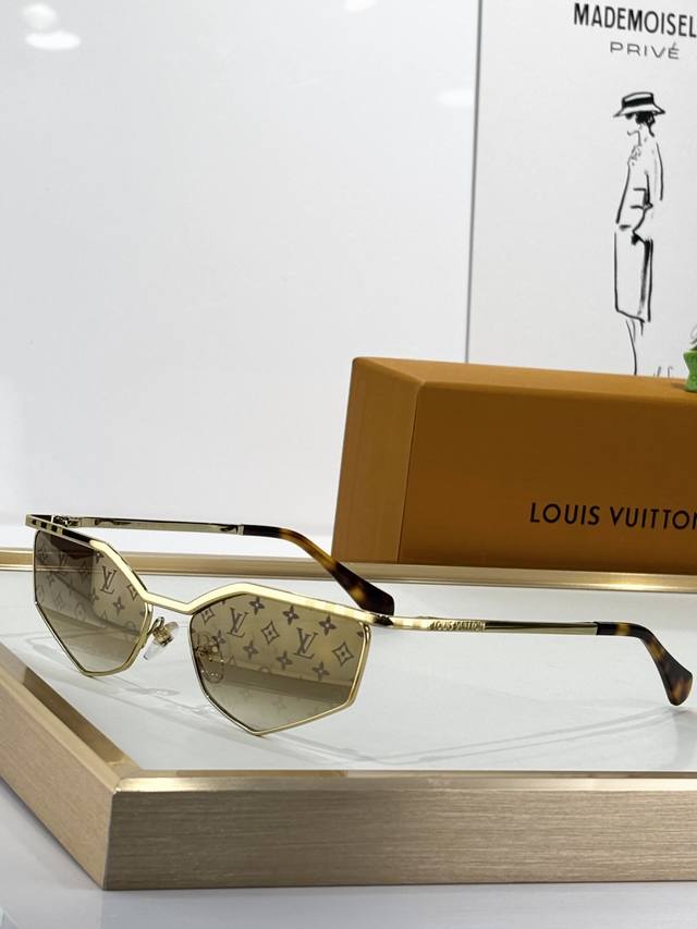 Louis Vuitton Mod: Z2787U Size: 59 ports 17 140