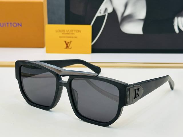 Louis Home Z2723U Size: 57 mouth 18-140 Full of vitality, showing unique persona