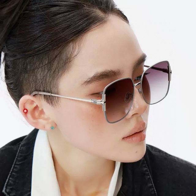 Nylon polarized series Gucci sunglasses Dark round frame design, suitable for al