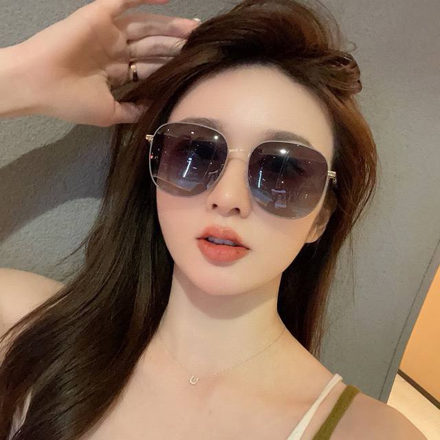Gucci 2025 Spring new sunglasses. All kinds of Internet celebrities have brought