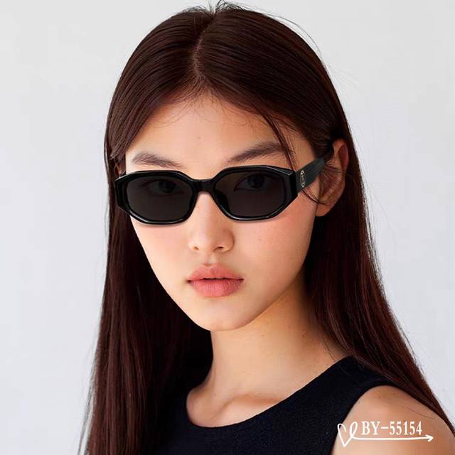 Burberry . Polaroid resin polarized lenses . Tr frames are light and comfortable