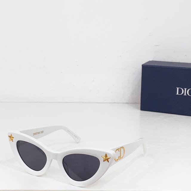 Dio* Model: Dsgta15Ucr Size: 52 ports 22-142