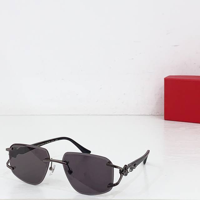 Cartie* Model: Ct01477O Size: 59 ports 17-140