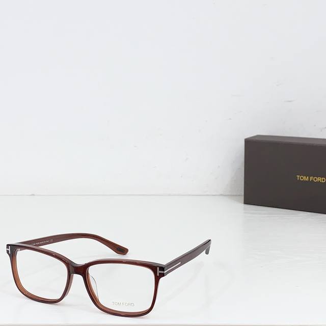 Tom For Dmodel: Tf5928 Size: 53 ports 19-145
