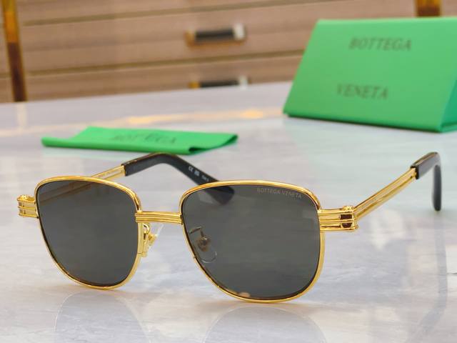 Bottega Venet* new sunglasses, Model: Bv1380S, Size: 51 18-150