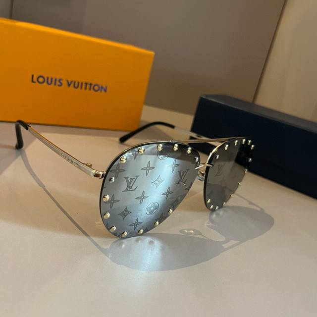 Lv Louis Vuitton new sunglasses unisex