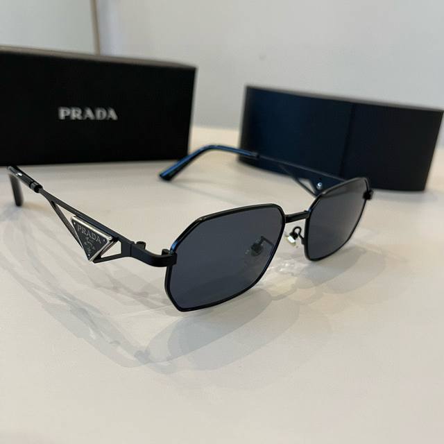 Prada Prada world-class master manufacturing. ! Men's sunglasses high-end trendy