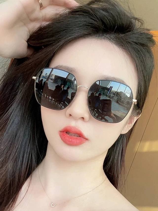 Dior 2025 new trendy fashion square frame sunglasses comfortable to wear online