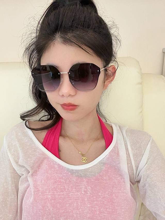 Gucci new nylon sunglasses, frameless diamond cut edges for a more textured look