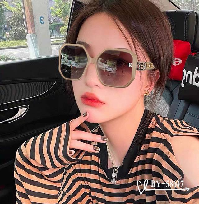 Burberry . Polaroid resin polarized lenses . Tr frames are light and comfortable