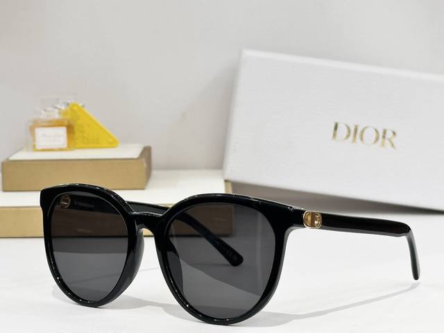 Dior Mod: R2F Size: 57 ports 20 140