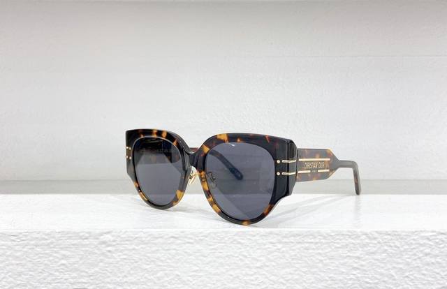 Dio*Model: Diorsignature R2Fsize: 55 ports 18-140
