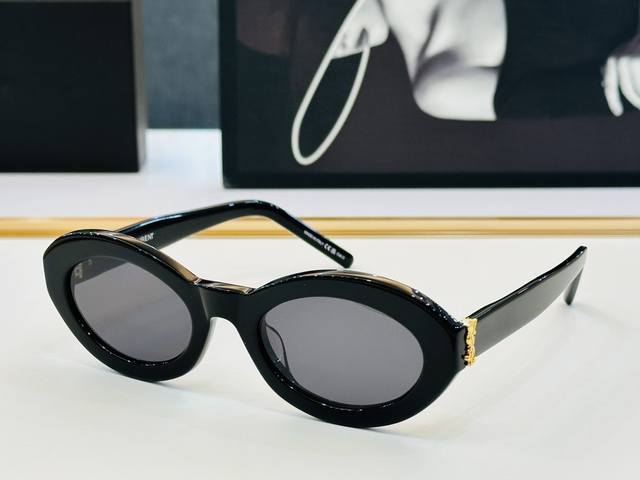 Internet celebrity hit Saint Laurent Sl M136 Size: 52 mouth 22-140 Metal design