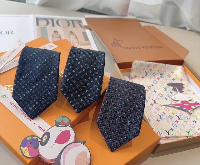 Lv monogram tie, Louis Vuitton classic tie monogram jacquard design, a must-have