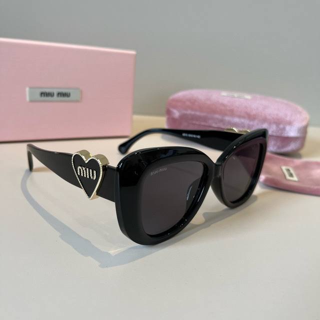 Miumiu Miu Miu sunglasses, heart-shaped sunglasses recommended by major internet