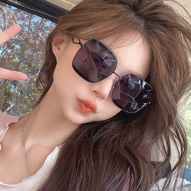 Chanel's new nylon sunglasses, frameless diamond-cut edges for a more textured l