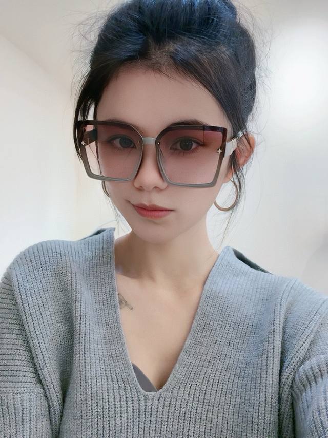 Lv 2025 new women's square frame sunglasses driving sunglasses new sunglasses fa