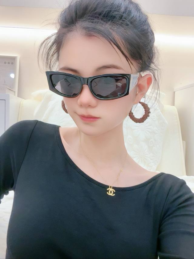 New product Saintowen Saint Laurent official website latest model unique luxury