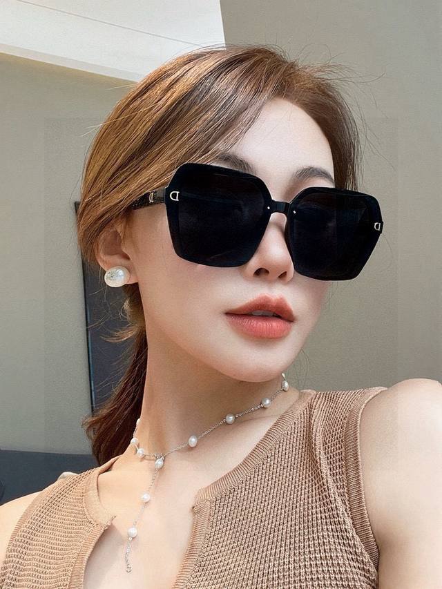 Dior polarized sunglasses, fashionable style, driving mirrors, fashionable sungl