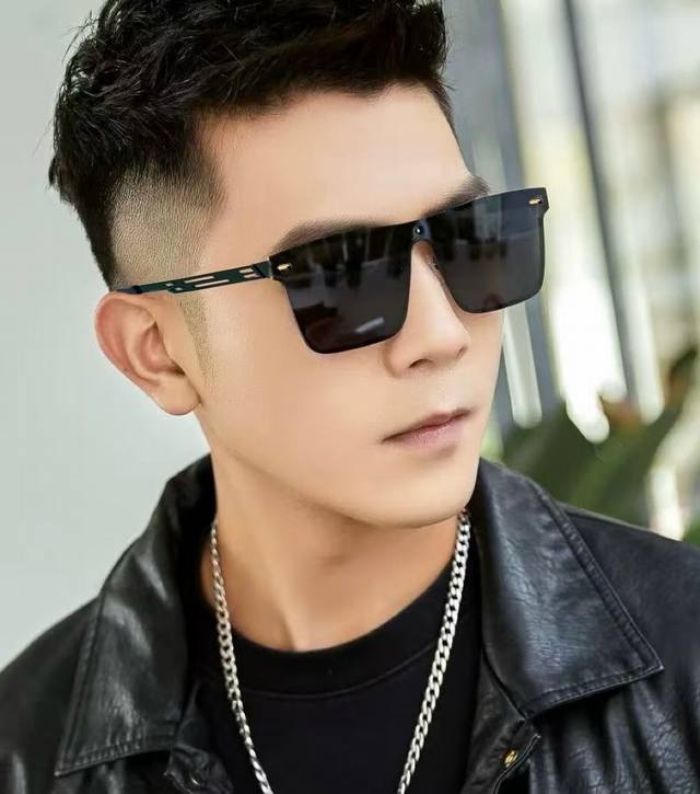 Gucci 2025 new men and women couple sunglasses polygonal sunglasses IP electropl
