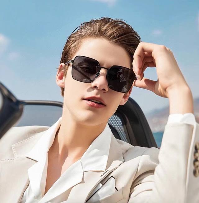 Gucci 2025 new men and women couple sunglasses polygonal sunglasses IP plating n