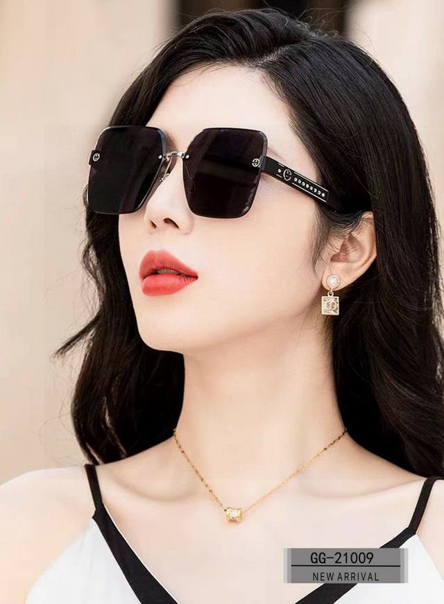 Italian Gucci - Gucci . Polaroid resin high-definition lens . Tr frame - light a