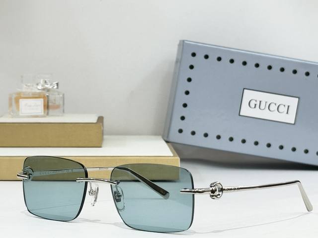 Gucc* Model: Gg1703S Size: 55 ports 17-140