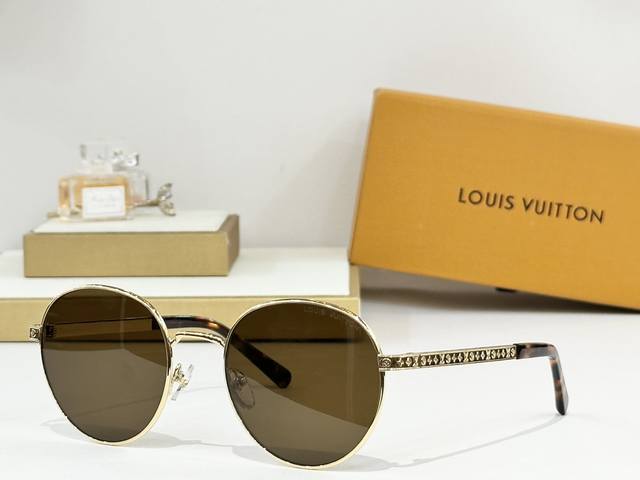 Louis Vuitto* Model:Z2916 Size:53