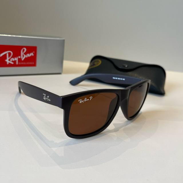 Rb4165 Rayban is one of the symbols of the US Air Force and is highly sought aft
