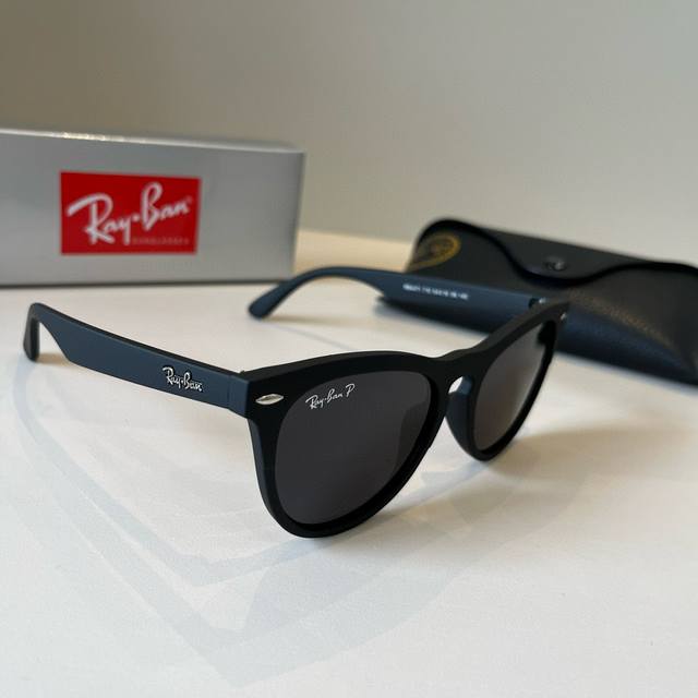 Rb4471 Rayban is one of the symbols of the US Air Force and is highly sought aft