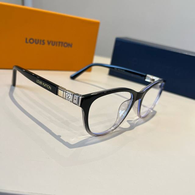 optical mirror makeup artifact Lv Louis Vuitton official early spring new model,