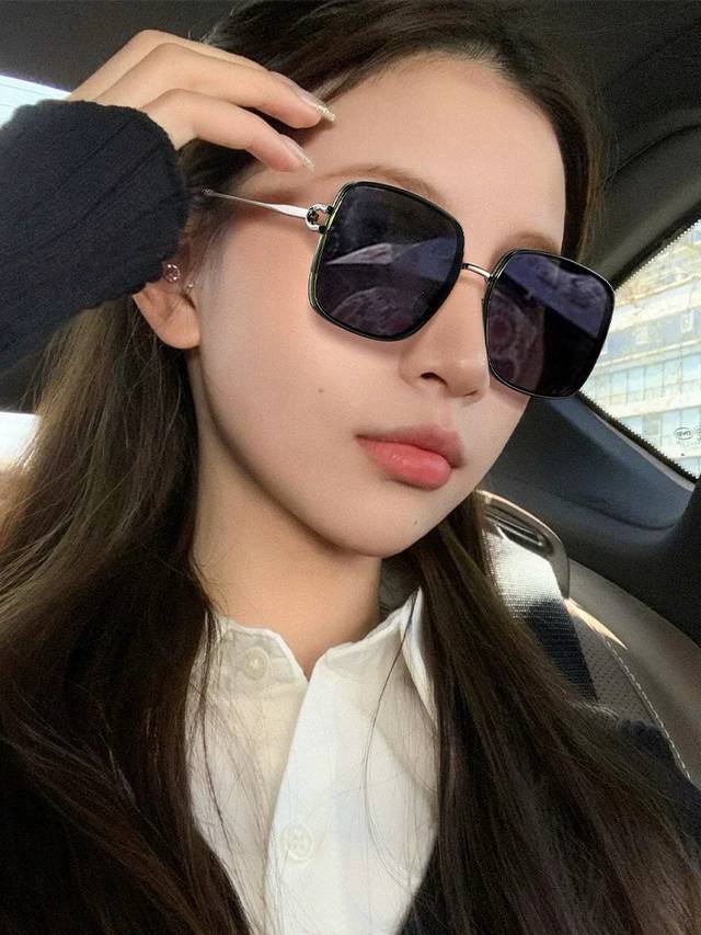 Nylon polarized series Gucci sunglasses Dark round frame design, not picky about