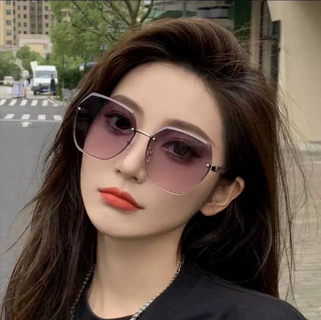 Nylon polarized series Gucci frameless sunglasses Black polygonal design, not pi