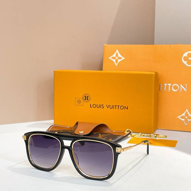 Louis Vuitto*Model