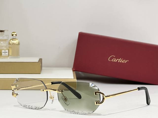 Cartie* Model: Ct820093O Size: 58 ports 16 135