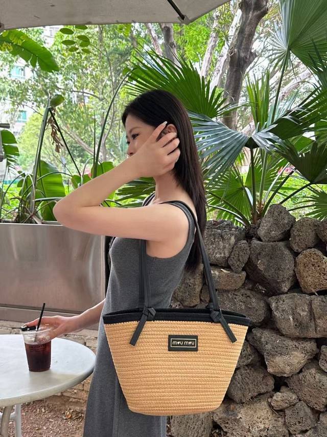 Niumiu new woven bag, specifications, 40*30