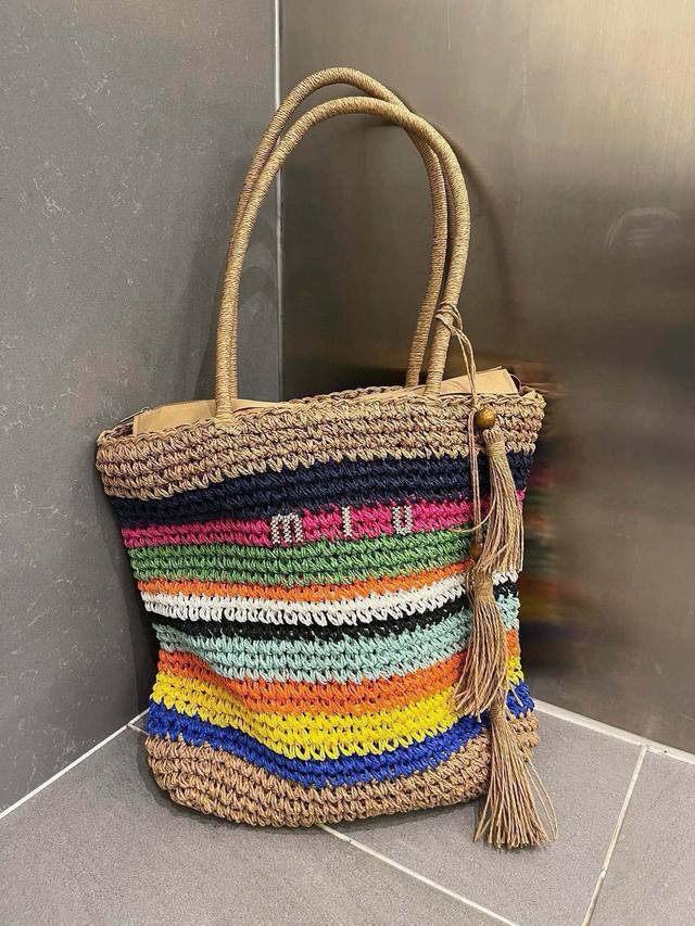 Miumiu Miu Miu straw bag pure handmade straw bag, summer style straw bag, beach