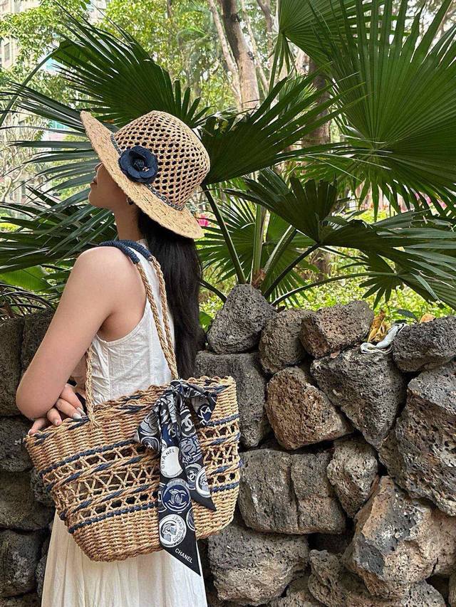 Chanel straw bag, a must-have item for summer travel, pure hand-crocheted 40*25*