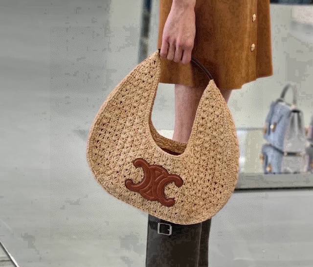Celine straw bag Size 33*16 Celine Hobo straw bag is very textured and can be sa