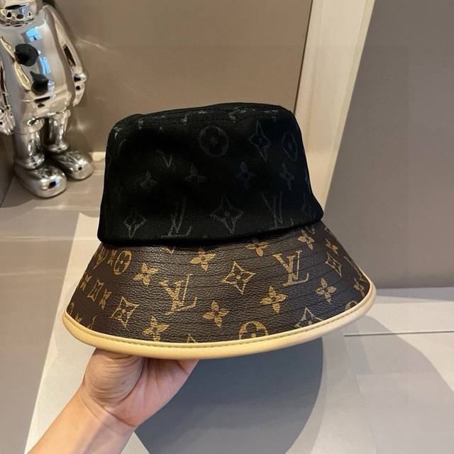 Lv Louis Vuitton spring and summer bucket hat, head circumference 57Cm unisex