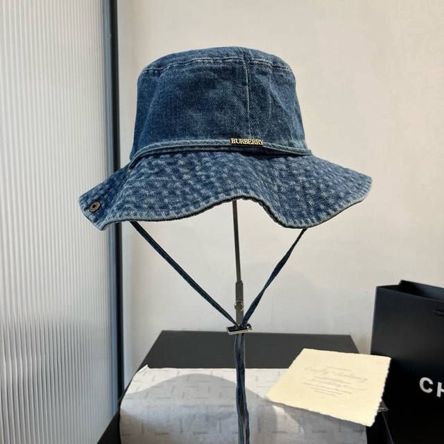 Burberry new denim fisherman hat, head circumference 57Cm