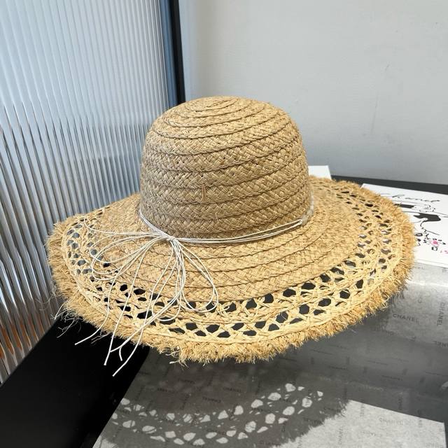 Lv new Raffia straw hat, hollow design, travel essential, head circumference 57C
