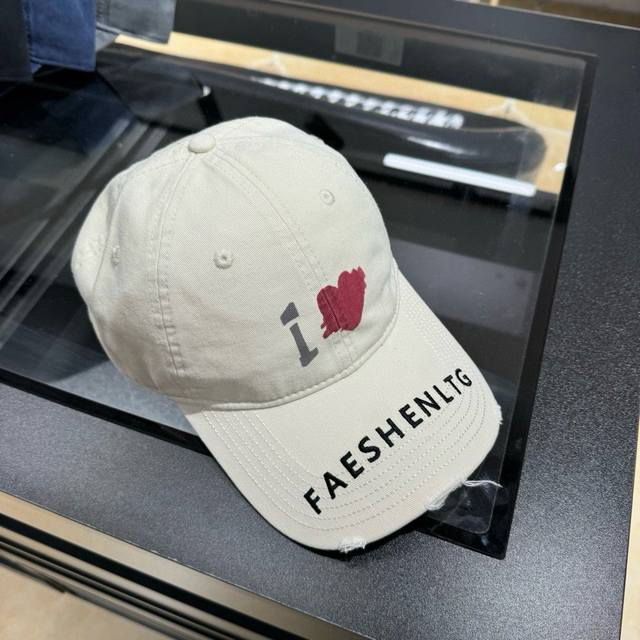 trendy brand baseball cap