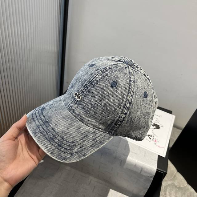 Valentino new style cap