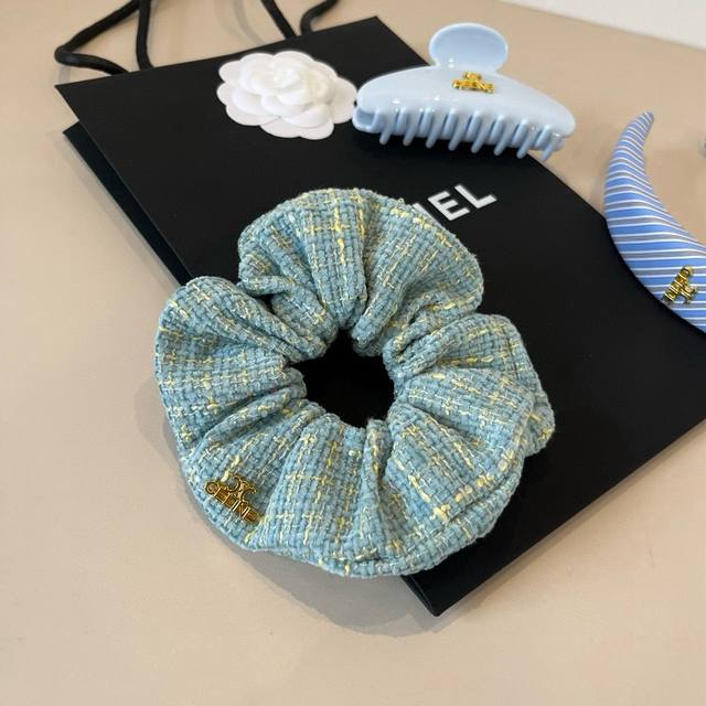 Celine's new hairband is a must-have for fashion bloggers