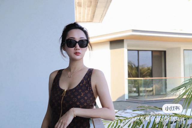Lv Louis Vuitton's new one-piece swimsuit is suitable for a variety of scenarios