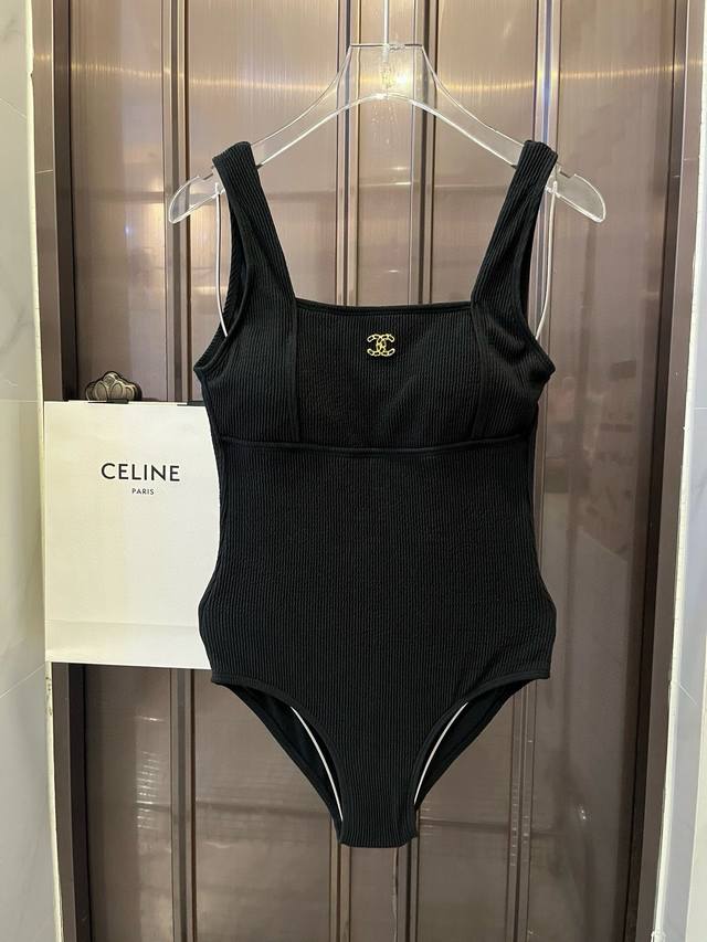 Chanel One-piece swimsuit Suitable for a variety of occasions