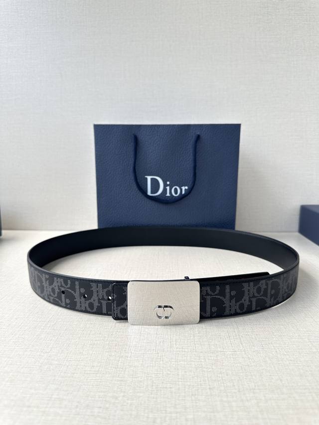 Extra width 3.5cm Dior's stainless steel metal belt buckle is a new product in t