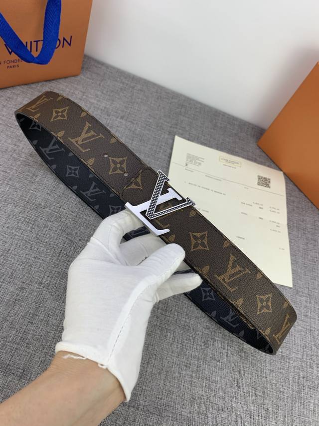 Special 4.0 width adopts the new Monogram Eclipse color, matching with Louis Vui