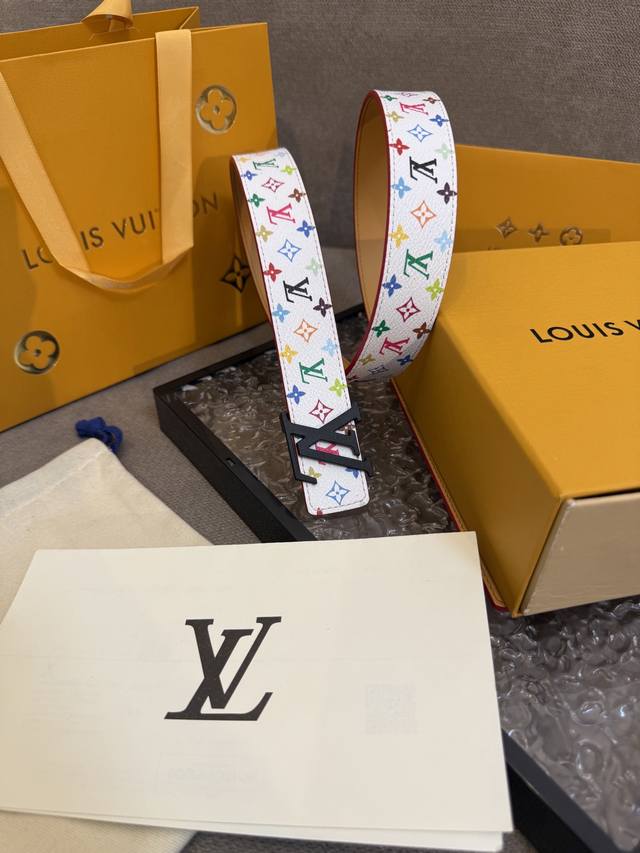Takashi Murakami tri-color LV belt, a new interpretation of the classic Monogram
